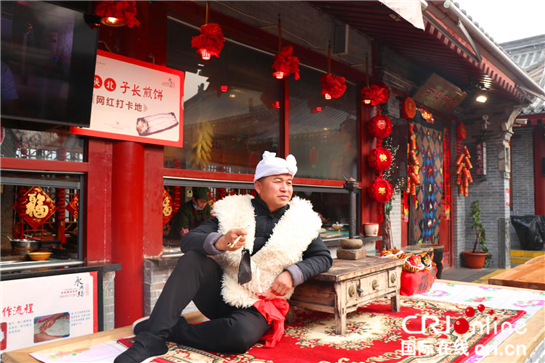 “網(wǎng)紅”經(jīng)濟(jì)背后的西安永興坊:用街區(qū)承載非遺民俗 用傳統(tǒng)點(diǎn)亮中國(guó)元素