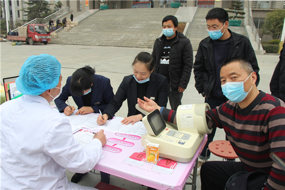 人民警察一心為民，捋袖捐血鐵血柔情——安康市公安局積極開展冬季獻(xiàn)血活動