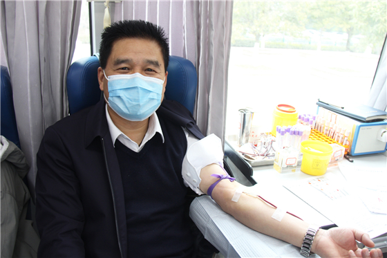 人民警察一心為民，捋袖捐血鐵血柔情——安康市公安局積極開展冬季獻(xiàn)血活動