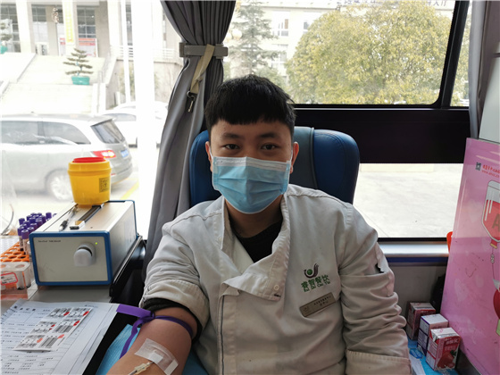 人民警察一心為民，捋袖捐血鐵血柔情——安康市公安局積極開展冬季獻(xiàn)血活動