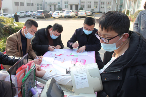 血液是生命的禮物——中國聯(lián)通安康市分公司、安康大數(shù)據(jù)運(yùn)營有限公司聯(lián)合開展冬季應(yīng)急獻(xiàn)血活動