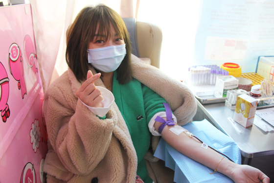 血液是生命的禮物——中國聯(lián)通安康市分公司、安康大數(shù)據(jù)運(yùn)營有限公司聯(lián)合開展冬季應(yīng)急獻(xiàn)血活動